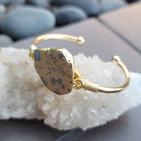 Ocean Jasper Wire Wrap Cuff – 14Kt Gold Over Copper – Emotional Flow Talisman - Picture 3 of 5